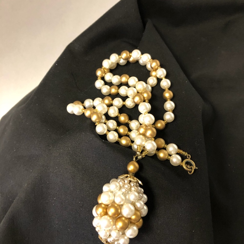 Vintage faux pearl necklace